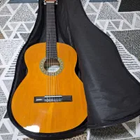 گیتار یاهاما c40