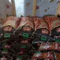 گردو وبادم درختی با پوست