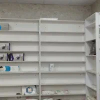 ویترین دیواری و شیشه ایی