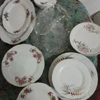 ظرف گل سرخی