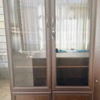 کتابخانه MDF دو درب شیشه‌ای قفل‌دار و جادار
