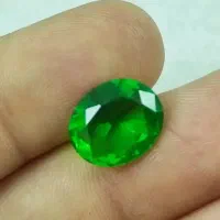 سنگ تراش خورده زبرجد
