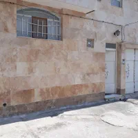 منزل ویلای مرکزشهر تیران وکرون