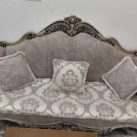 مبل نیمه سلطنتی به همراه میز غذاخوری