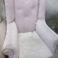 مبل کارکرده فقط نیازبه تعمیر