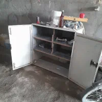 میز کار آهنی