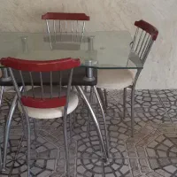 میز ناهارخوری ۴ نفره کاملا سالم
