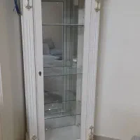ویترین شیشه ای