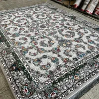 عید که می یاد قالی خودش میخواد بخری برا خانه