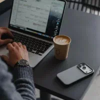 استخدام همکار اقا