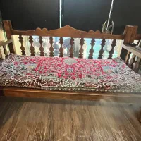 تخت سنتی با چوب چنار