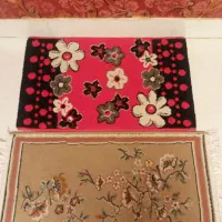 دوعدد قالیچه کوچک  عتیقه جنس ضخیم قدیمی