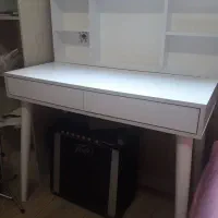 میزتحریر دارای شلف رومیزی