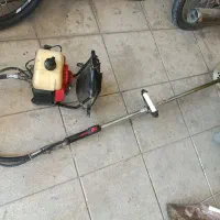 علف زنی همه  باغ ها انجام میشود.یونجه.باغچه.و غیره