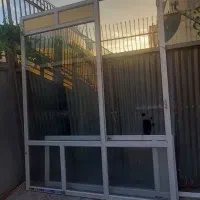 درب مغازه درب پنجره اومنیوم و ویترین مغازه