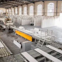 راننده لیفتراک ایرانی با افغانستانی