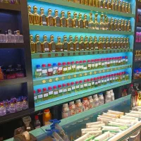 یک فروشنده عطر تمام وقت نیاز مندیم