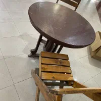 میز و صندلی‌چوبی