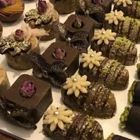 قبول سفارشات انواع حلواهای مدرن وبوتیکی