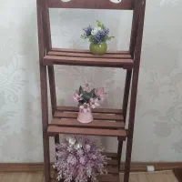 دکوری چوبی سه طبقه  با گلدان بسیار شیک