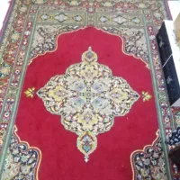 فرش قرمز
