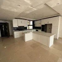 پاسداران زمرد ۱۴۰ متر ۳خواب نوساز طبقه۳