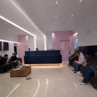 مشاور تلفنی کلینیک پوست و مو