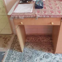 میز تحریر نیاز به تعمیر