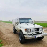 تویوتا لندکروزر