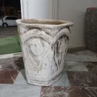گلدان سفالی بزرگ
