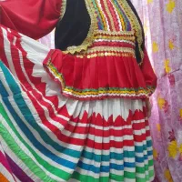 لباس محلی.|لباس|کلاچای, |دیوار