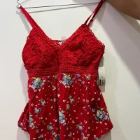 مقداری لباس جنس مغازه