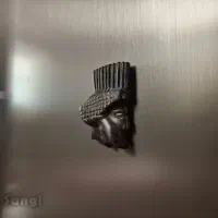 کاروینگ سرباز هخامنشی سنگی به عنوان مگنت در یخچال