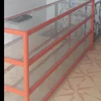 ویترین مغازه یک ونیم متری