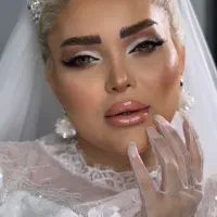 مدل برای تمرین تخصصی پوست‌سازی و میکاپ عروس