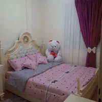 تخت بدون تشک آینه و میز آرایش 2تا پاتختی