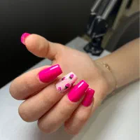 مدل برای کاشت ناخن