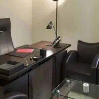 خانم آشنا به امور دفتری و اینترنتی