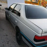 پژو 405 نقره ای.