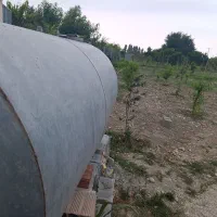تانکر آب و تعدادی دبه آب