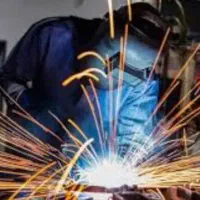 جوشکار ماهر CO2 و کارگر ساده