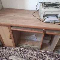 میز کامپیوتر سالم