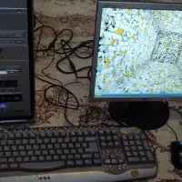 مانیتور و کیس قدیمی