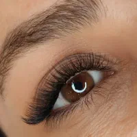 خدمات تخصصی اکستنشن مژه و بافت مو