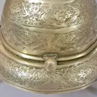 ظرف برنجی عتیقه قلم زنی کاردست ، تزئنی وتکرارنشدنی