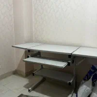 میز کامپیوتر کم جا