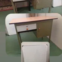 فروش دو میز معلم فلزی + وایت‌برد ضخیم