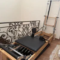 تخت پیلاتس ریفرمر با وال‌بار  سالم و آماده استفاده