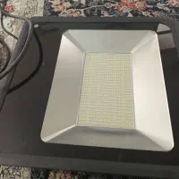 پروژکتوربزرگ