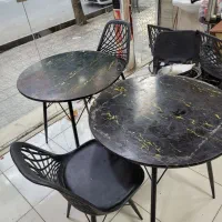 میز صندلی و لوازم ساندویچی